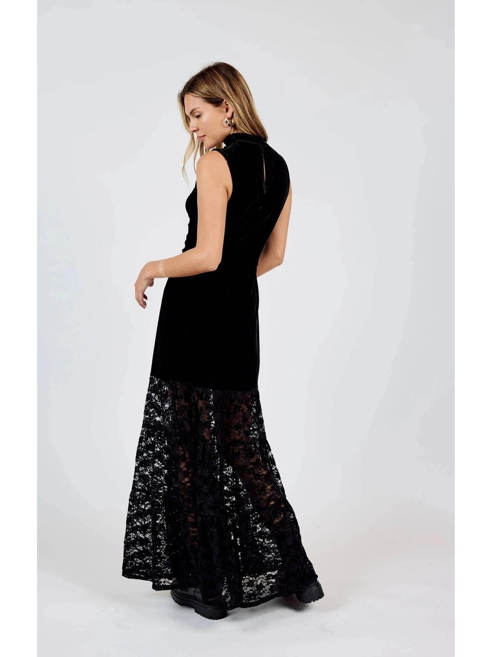 Sadie & Sage Black Velvet and Lace Maxi Dress